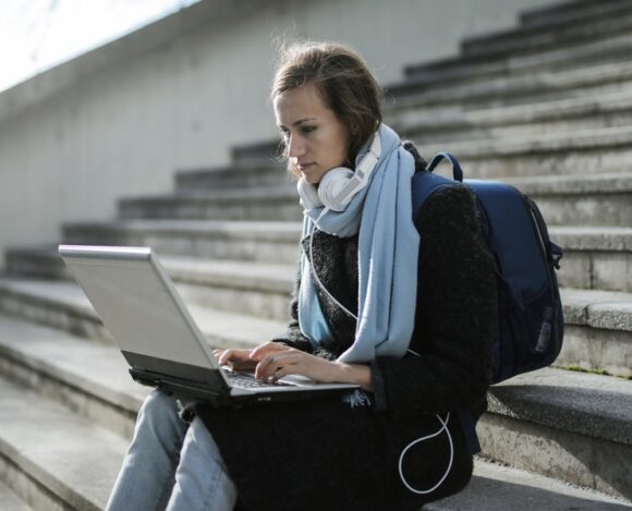 4 Reasons Why Distance Learning is not Good for Your Canada Immigration Plans 4 Reasons Why Distance Learning is not Good for Your Canada Immigration Plans