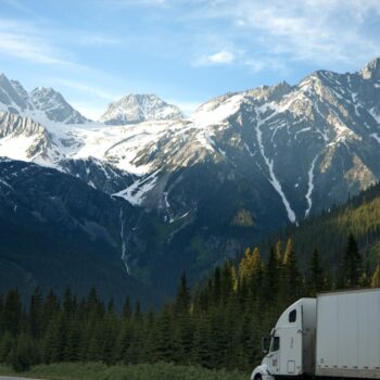 Trucking Movements and Migration Trends—How to Find an Immigrant-Friendly Destination in Canada