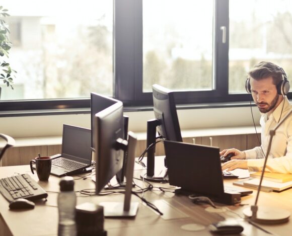 Where are the Best Jobs in Canada—Top Sectors for Foreign Skilled Workers! canada immigration