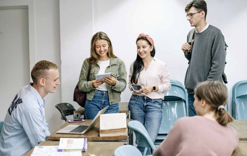 Canada Offers Extension to PGWPs Expired After September 20, 2021