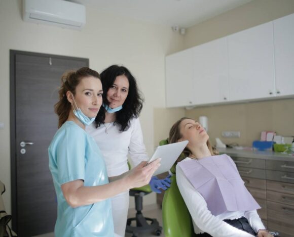 Canada is Fighting Critical Shortage of Healthcare Professionals – It’s the right time for Foreign Nursing Workers! Canada is Fighting Critical Shortage of Healthcare Professionals – It’s the right time for Foreign Nursing Workers!