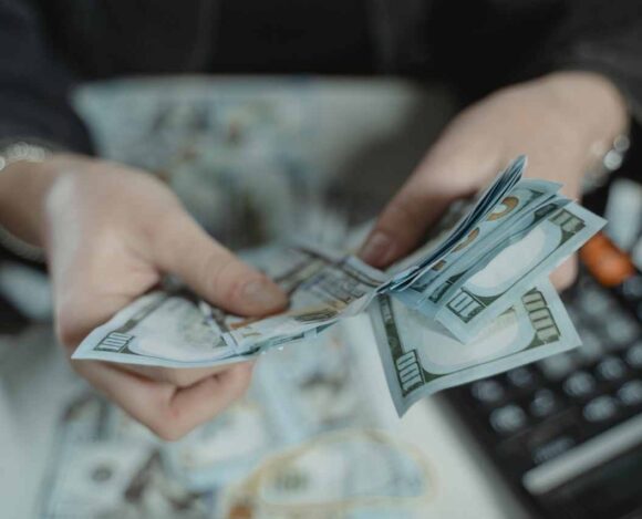 Canada's Federal Minimum Wage Increases by 7% on April 1 A Comprehensive Overview Federal Minimum Wage
