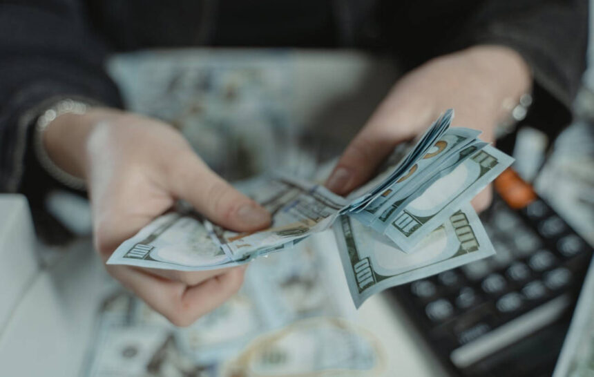 What the Minimum Wage Increase in British Columbia and Ontario Means for Immigrants- ImmigCanada Minimum Wage Increase
